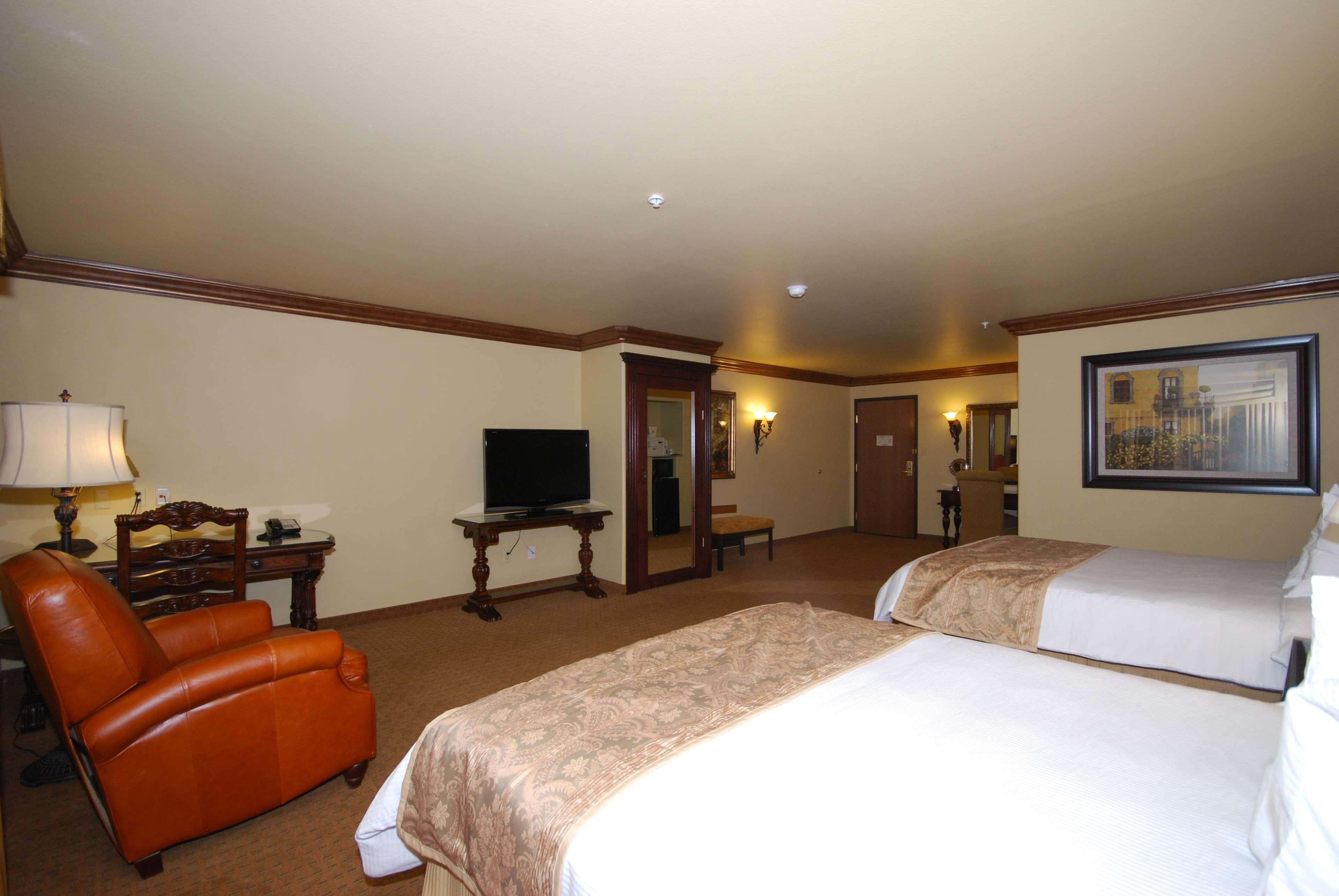 Western San Isidro Hotel